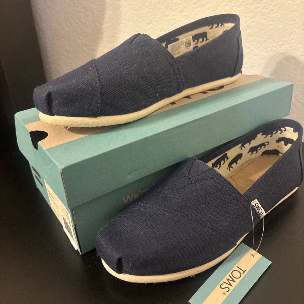 Toms Navy Blue Flats